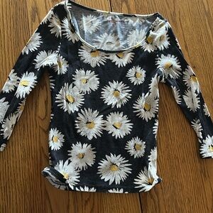 3/4 sleeve daisy tee